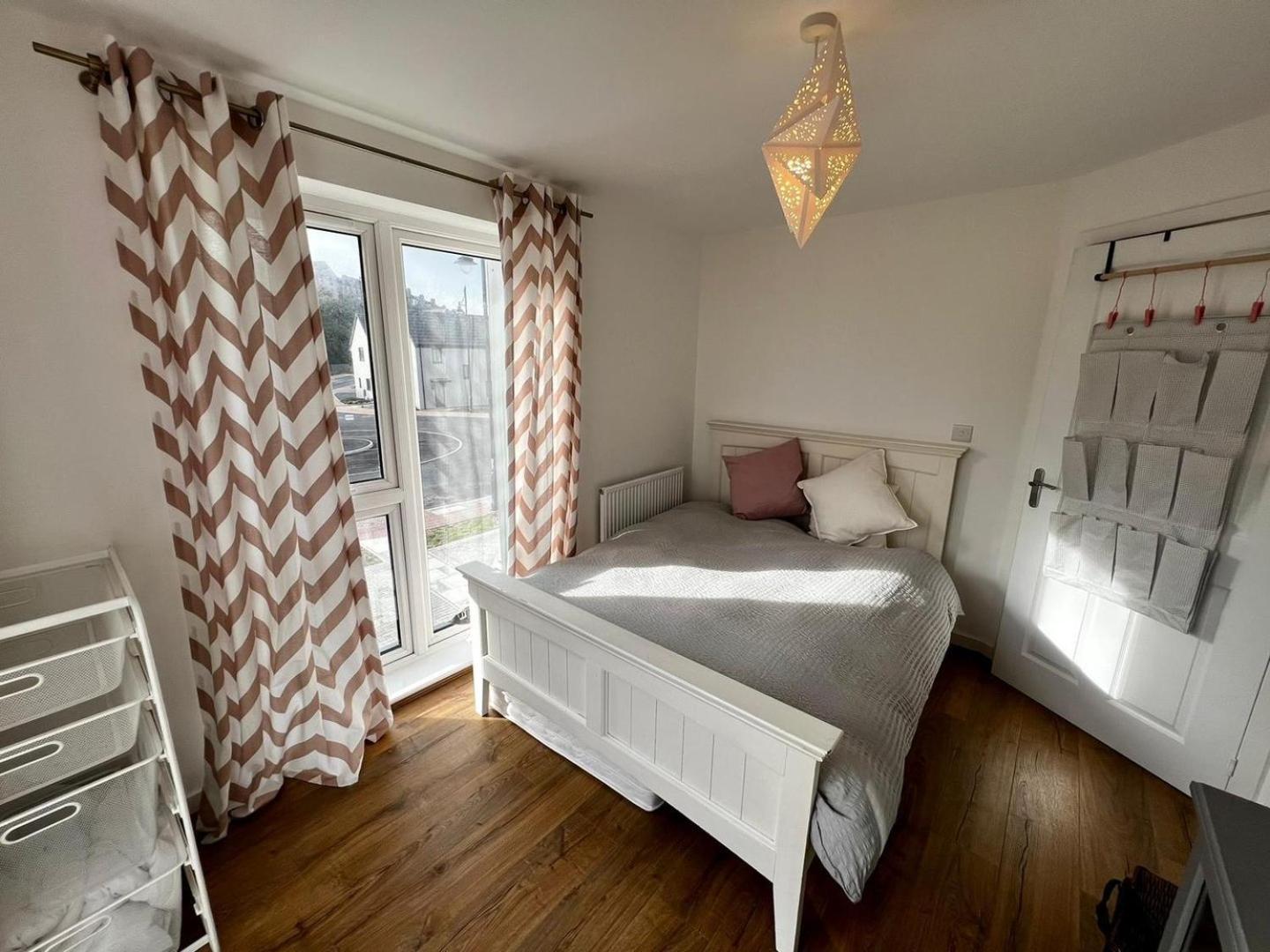 Two Bedroom Apartment In Barry-Close To Beach Exteriör bild