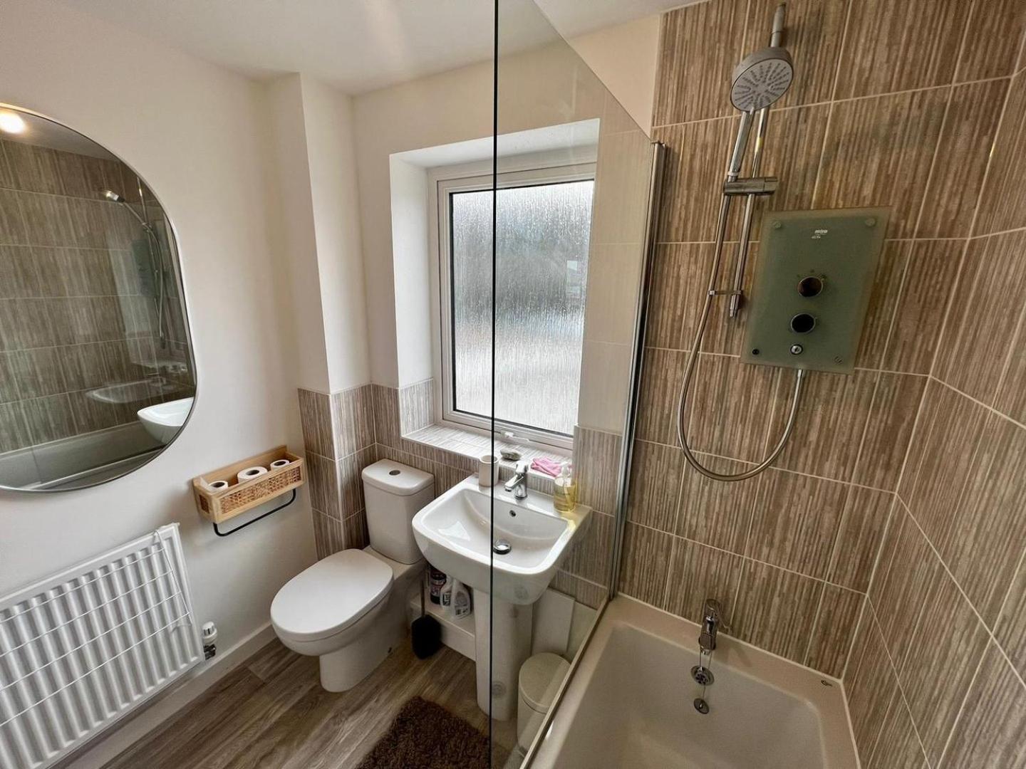 Two Bedroom Apartment In Barry-Close To Beach Exteriör bild